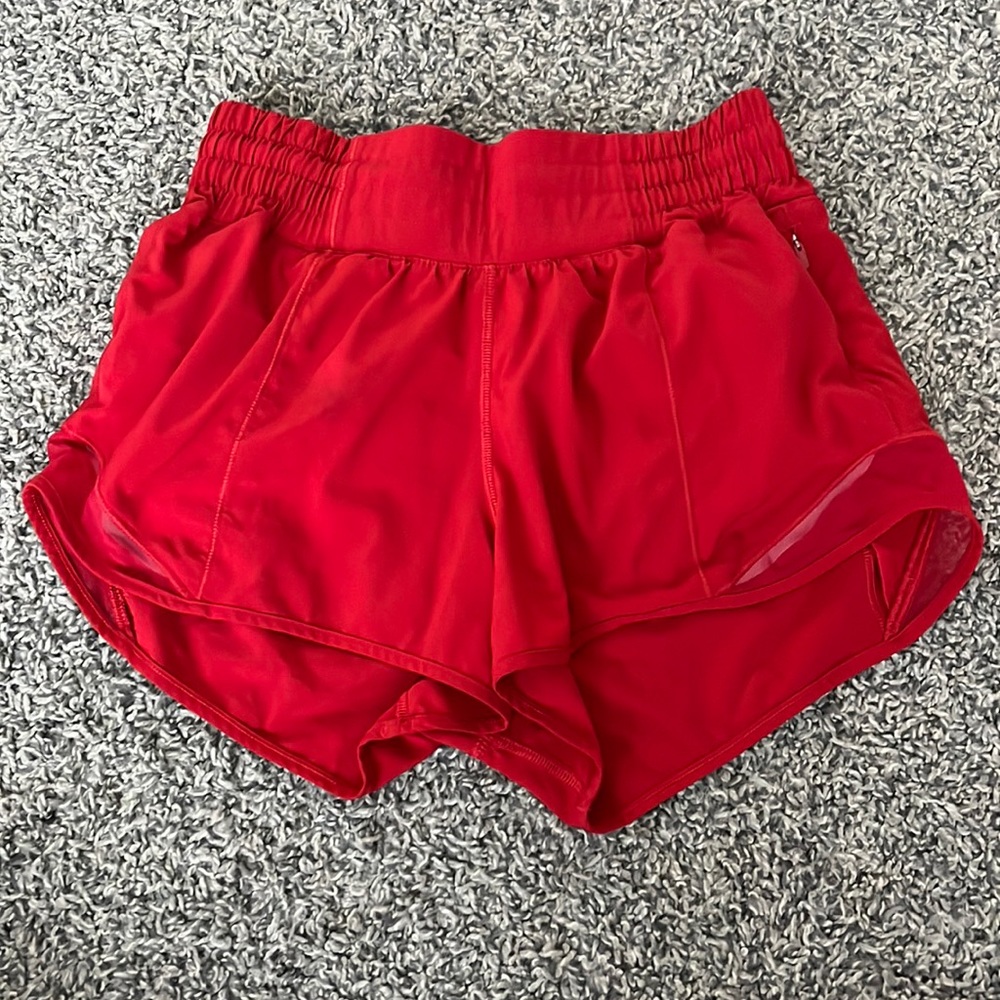lululemon red hotty hot shorts size 2 high rise 2.5 in